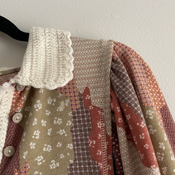 Gimmicks BKE Wmn S Patchwork Mixed Print Fleece Crochet Collar Dolman Henley Top - Picture 6 of 14